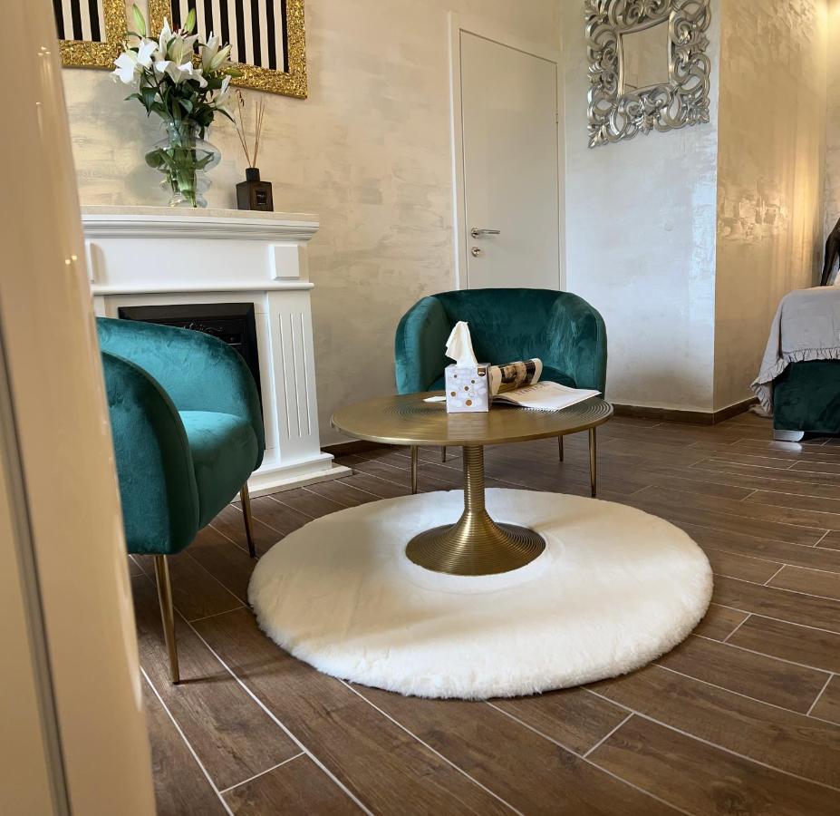 La Dolce Vita Luxury II Apartments With Best Free Private Parking In Center Пула Екстериор снимка